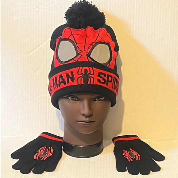Spider-Man Black and Red Beanie and Gloves Set (Kids) - Picture 6 of 6